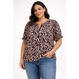 womens tops l preowned leopard cheetah print Umgee Size Large